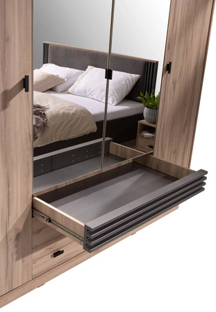 Estan 200 cm světlý dub / antracit zrcadlová šatní skříň moderní designový nábytek dveře šatní skříně zdobené lamelami