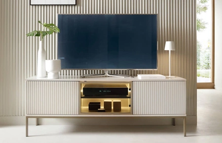 RTV skříňka Amma 154 cm béžová elegantní forma nábytku v moderním stylu vkusné rýhované čelo bezpečné tvrzené sklo