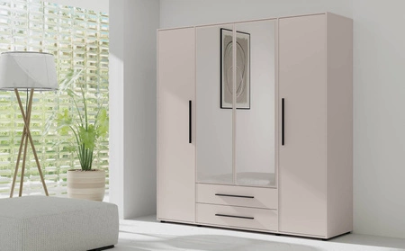 Zrcadlová šatní skříň Maxione 198 cm béžová prostorná šatní skříň do ložnice, pokoje pro mladé nebo předsíně obohacená o zásuvky