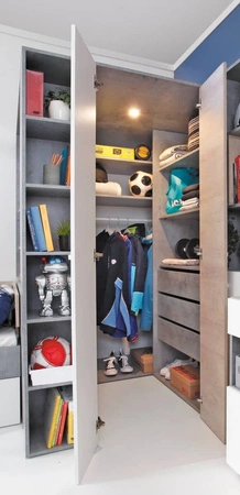 Nábytková sestava Epsilon beton / bílá / dub ideální do dětského nebo mládežnického pokoje v módním stylu