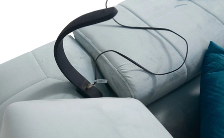 Rohová pohovka s funkcí spaní Rava VI žlutá levá Praktická a moderní rohová pohovka vybavená multifunkční lampou