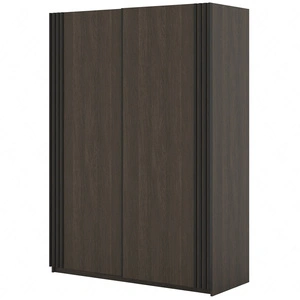 Posuvná šatní skříň Niva 150 cm dub dunin Prostorná šatní skříň zdobená lamelami je ideální pro místnosti jakékoli velikosti