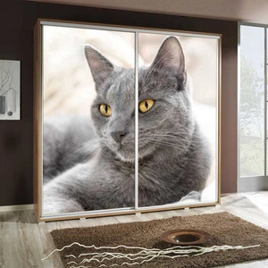 Posuvná skříň Artistino 205 cm s grafickým motivem kočičího oka Korpus skříně z dubu catania vyrobený z desky o tloušťce 22 mm