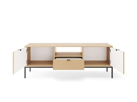 Moderní design skříně Lovro 154 cm dub vicenza potěší milovníky výrazných interiérů kontrastních kovových doplňků