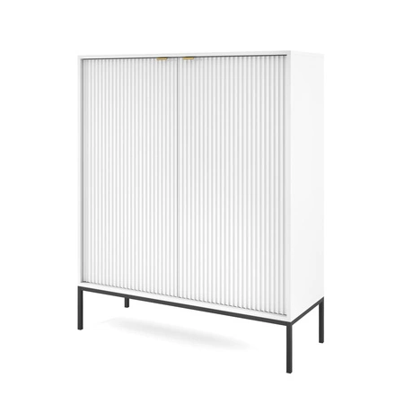 Bílá komoda Lovro 104 cm v moderním designu potěší milovníky osobitých interiérů