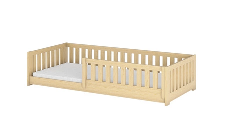 Dřevěná postel Felipo 70x160 cm borovicová dětská postel nízká a stabilní konstrukce zajišťuje bezpečnost