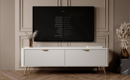 RTV skříňka Lante 163 cm bílá designová TV skříňka v módním stylu zaoblené hrany masivního vkusného rýhovaného čela