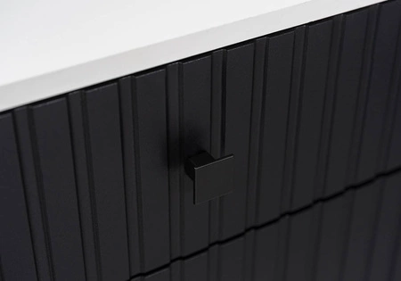 Komoda se zásuvkou Senja 140 cm bílá / černá elegantní design dekorativní drážkované čelo s kovovou rukojetí