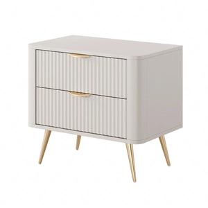 Noční stolek Lante béžový Stylová skříňka se zásuvkami ideální pro ložnice v glamour a skandinávském stylu Originální tvar masivu