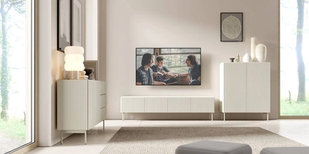 Komoda Muti 147 cm béžová stylová komoda s designovými drážkami vysoké nohy podtrhují elegantní design