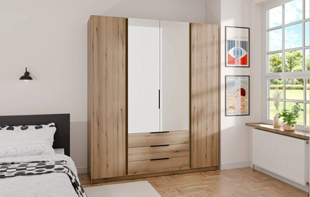 Zrcadlová šatní skříň Kastano III 200 cm dub evokuje stylový design Šatní skříně do ložnic kovové hrany úchytky