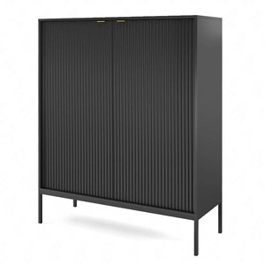 Černá komoda Lovro 104 cm v moderním designu potěší milovníky osobitých interiérů