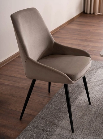 Čalouněná židle Cobe tmavě béžová moderní a funkční jídelní židle s kovovými nohami