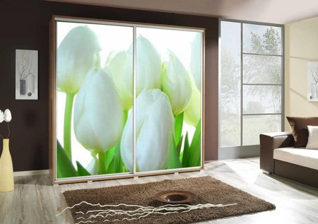 Posuvná skříň Artistino 205 cm s grafikou schodiště tulipánů Korpus skříně z dubu catania vyrobený z 22 mm silné desky