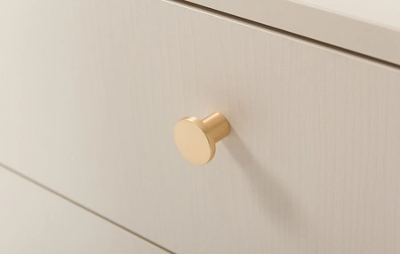 Nábytková sestava Ferdi béžová písková minimalistický design nástěnných skříněk do obývacího pokoje zlaté úchytky korpusy přesahující linii stolových desek