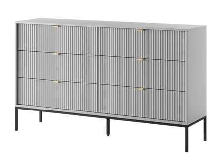 Komoda Lovro 154 cm šedá moderní design potěší milovníky výrazných interiérů drážkovaná čela kovové úchyty