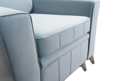 Křeslo Rava levandulově růžové praktické a pohodlné křeslo do obývacího pokoje s nastavitelnou opěrkou hlavy a úložným prostorem měkká sametová látka