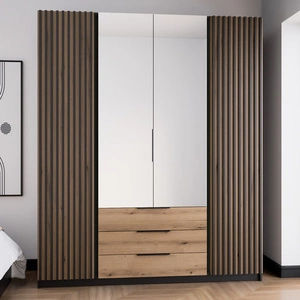 Zrcadlová šatní skříň Kastano V 200 cm černá / dub evokuje stylový design šatní skříně do předsíně Dveře šatní skříně zdobené černými lamelami