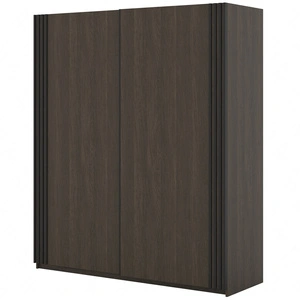 Posuvná šatní skříň Niva 180 cm dub dunin prostorná šatní skříň zdobená lamelami je ideální pro pokoje jakékoli velikosti