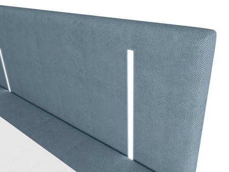 Kontinentální postel Norco 140x200 modrá stylová postel s úložným boxem osvětlení v čele postele dodává jedinečný nádech