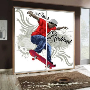 Posuvná skříň Artistino 205 cm s grafikou skate II korpus skříně z dubu catania z desky o tloušťce 22 mm
