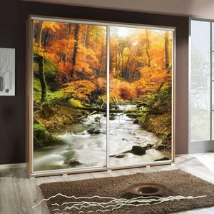 Posuvná skříň Artistino 205 cm s grafikou potoka Korpus skříně z dubu catania z desky o tloušťce 22 mm