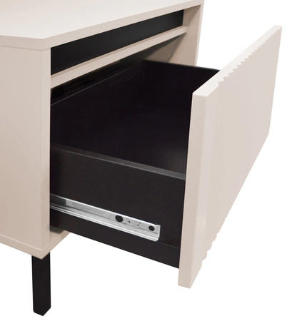 Nábytek Osaka béžová / černá moderní design podtržený módními barvami vysoké kovové černé nohy vkusné rýhované čelo