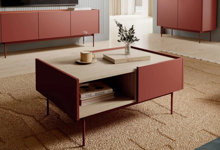 Cihlově červený konferenční stolek Vellore se zásuvkami originální design snížená horní deska v dekoru dubu poskytuje originální povrchovou úpravu