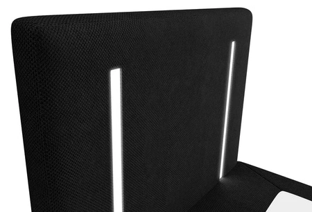 Kontinentální postel Norco 80x200 černá Stylová postel s úložným prostorem na lůžkoviny Osvětlení v čele postele dodává jedinečný nádech