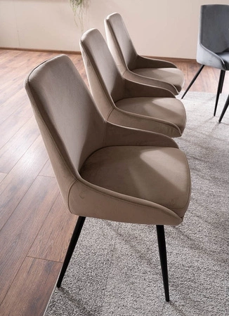 Čalouněná židle Cobe tmavě béžová moderní a funkční jídelní židle s kovovými nohami