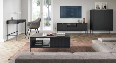 Moderní design černé RTV skříňky Lovro 154 cm potěší milovníky osobitých interiérů