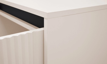 Komoda Osaka 100 cm béžová/černá minimalistický design ideální pro obývací pokoje a ložnice vkusné drážkované čelo