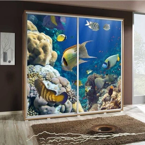 Posuvná skříň Artistino 205 cm s grafikou akvária Korpus skříně z dubu catania z desky o tloušťce 22 mm