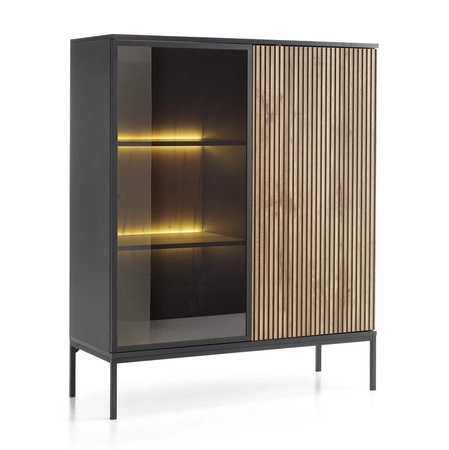 Amma 104 cm nízký černý / dub wotan potěší milovníky výrazných interiérů ideální pro obývací pokoje a jídelny dekorativní rýhované čelo