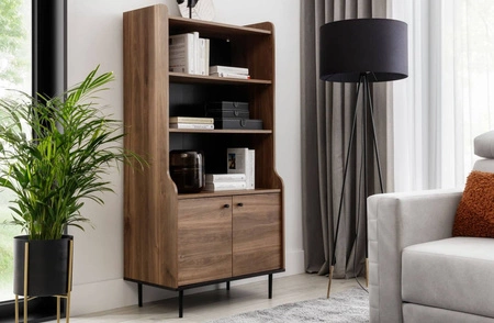 Policový regál Apallo 80 cm brandy dub castello výrazný design masivní sestava na kovové základně zakřivená linie korpusu