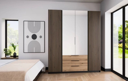 Zrcadlová šatní skříň Kastano V 200 cm černá / dub evokuje stylový design šatní skříně do předsíně Dveře šatní skříně zdobené černými lamelami