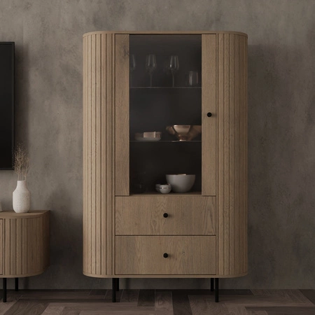 Vitrína Ovalio 97 cm dub cremona stylový design bezpečné tvrzené sklo vitrína oválného tvaru s ozdobným frézováním