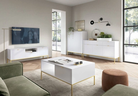 Nábytková sestava Lovro bílá moderní designová nástěnná skříňka obohacená o zlaté kovové doplňky nábytek do obývacího pokoje nebo obývacího pokoje