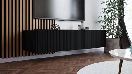 RTV skříňka Colder 150 cm černá s možností zavěšení stylové drážkované čelo elegantní forma nábytku v moderním stylu