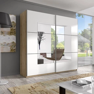 Posuvná skříň Beta 221 cm san remo light / bílá prostorná šatní skříň se zrcadlem se bude hodit do místností všech velikostí