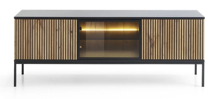 RTV skříňka Amma 154 cm černá / dub wotan elegantní forma nábytku v moderním stylu vkusné rýhované čelo bezpečné tvrzené sklo