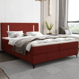 Kontinentální postel Norco 180x200 vínová Stylová postel s úložným boxem Osvětlení v čele postele dodává jedinečný nádech
