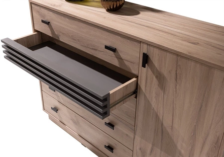 Komoda se zásuvkami Estan 135 cm dub estan světlý / antracit moderní designový nábytek kvalitní zpracování hrany komody zakončené speciální dýhou