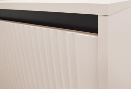 Osaka 46 cm béžová / černá nástěnná skříňka minimalistický design stylová vitrína do obývacího pokoje vkusné rýhované čelo