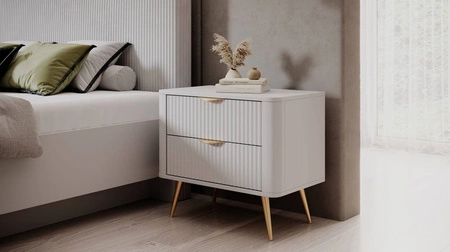 Noční stolek Lante bílý stylová skříňka se zásuvkami ideální pro ložnice v glamour a skandinávském stylu originální tvar z masivu