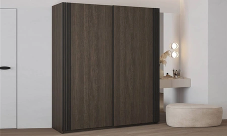 Posuvná šatní skříň Niva 180 cm dub dunin prostorná šatní skříň zdobená lamelami je ideální pro pokoje jakékoli velikosti