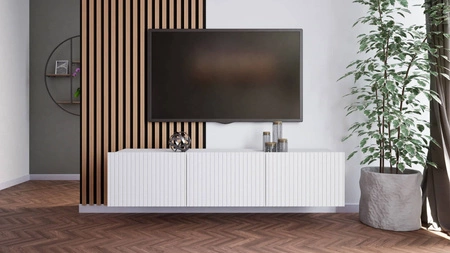 RTV skříňka Colder 150 cm bílá s možností zavěšení stylové drážkované čelo elegantní forma nábytku v moderním stylu