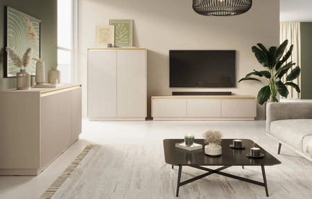 Imperial 104 cm béžová stylová komoda ideální do obývacího pokoje nebo ložnice elegantní zlaté úchyty a frézovaná čela